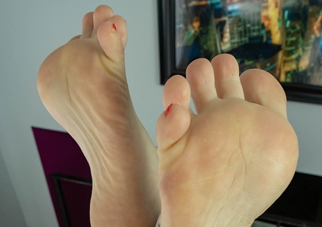 annie_soles_gets_her_soles_fucked